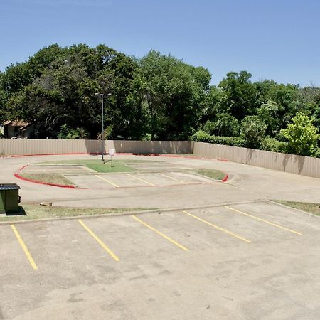 Executive Inn Of Arlington, Near At&T Stadium Exterior photo