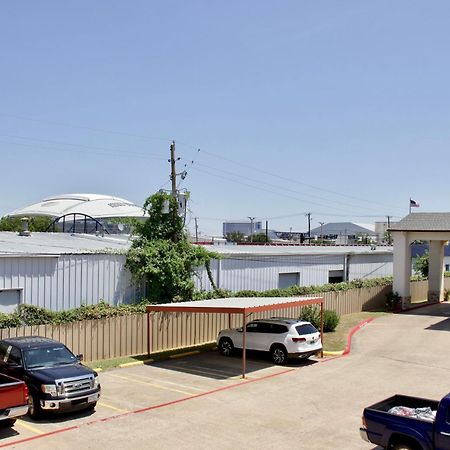 Executive Inn Of Arlington, Near At&T Stadium Exterior photo