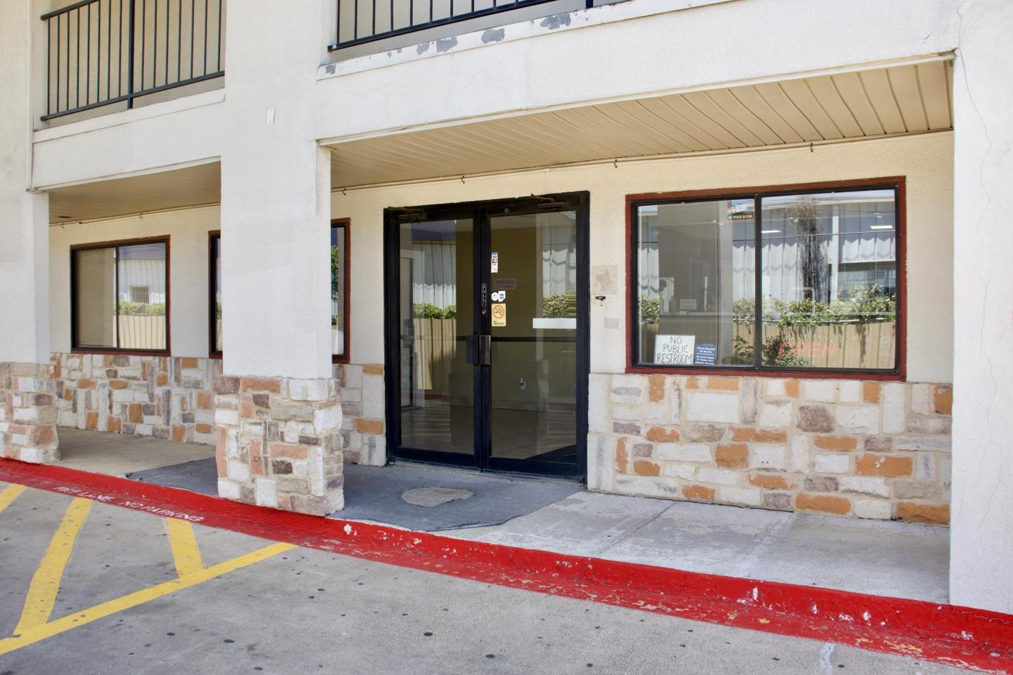 Executive Inn Of Arlington, Near At&T Stadium Exterior photo