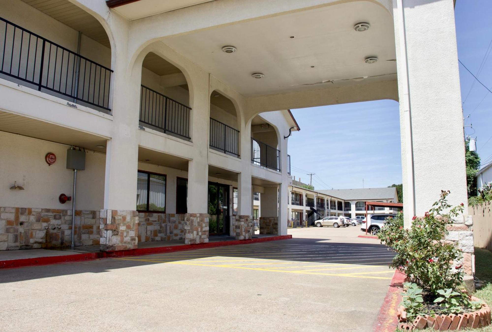 Executive Inn Of Arlington, Near At&T Stadium Exterior photo