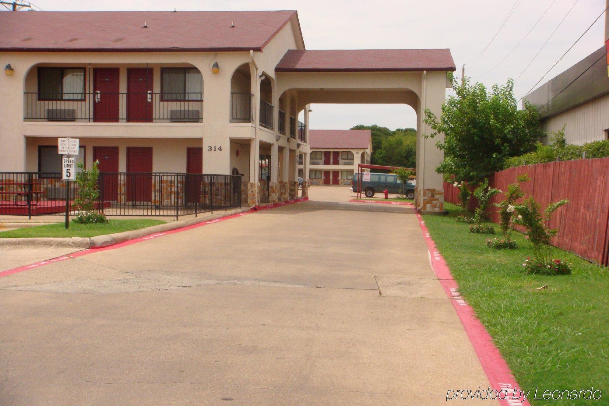 Executive Inn Of Arlington, Near At&T Stadium Exterior photo
